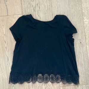 Black top linen sezane open in the back